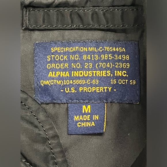 Alpha industries MA-1 Natus Bomber with removable hood black size medium - Picture 4 of 8
